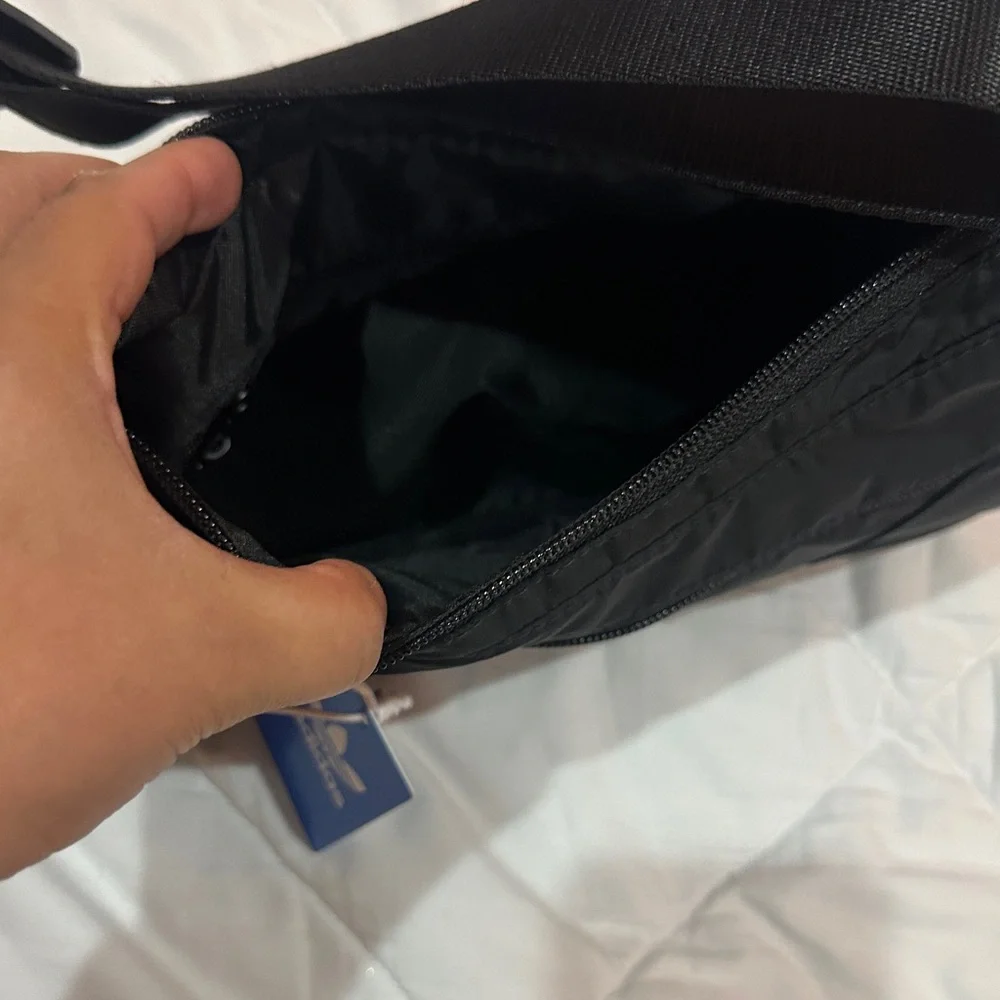 NEW Adidas Black Crossbody Bag - Picture 6 of 8